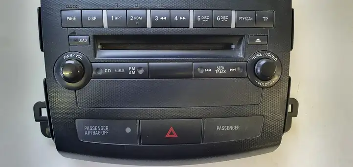 Mitsubishi Outlander (2007 - 2012) Магнитола / мультимедийная система — фото 3