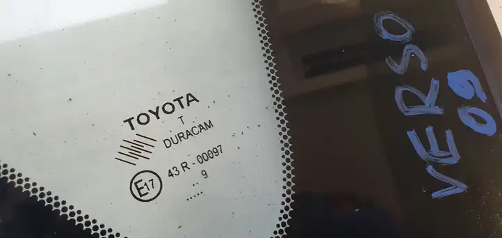 Toyota Verso (2009 - 2012) Заднее боковое стекло — фото 3