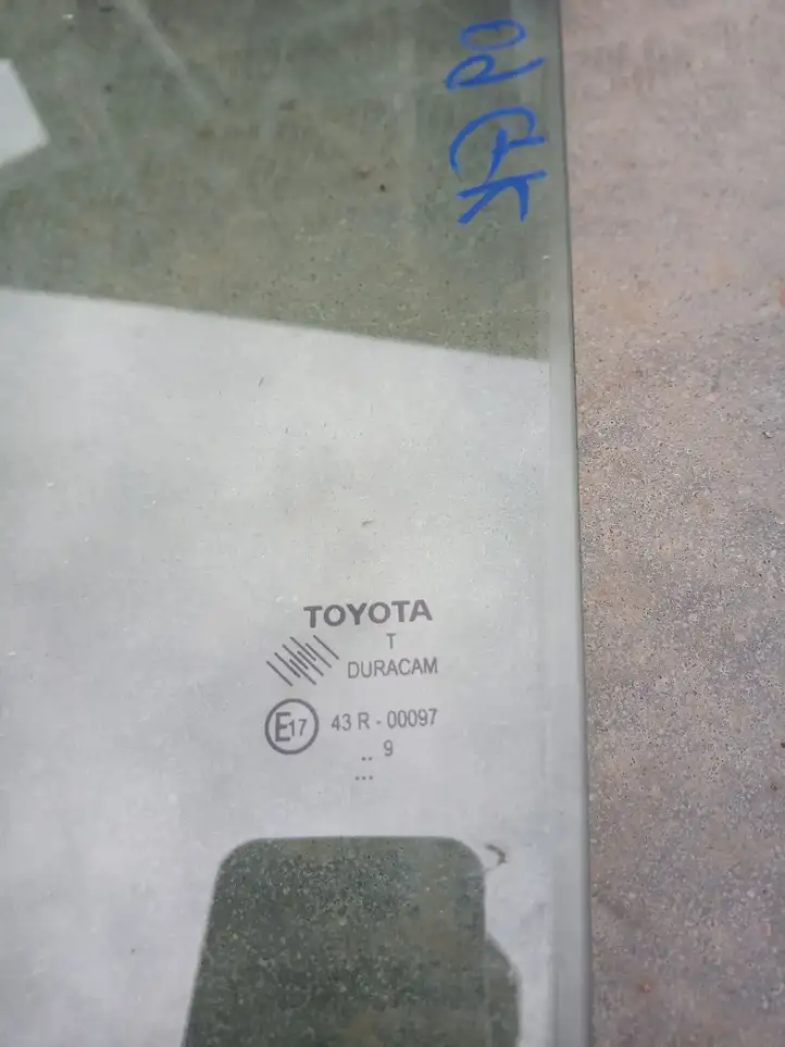 Toyota Verso (2009 - 2012) Стекло задней двери — фото 2
