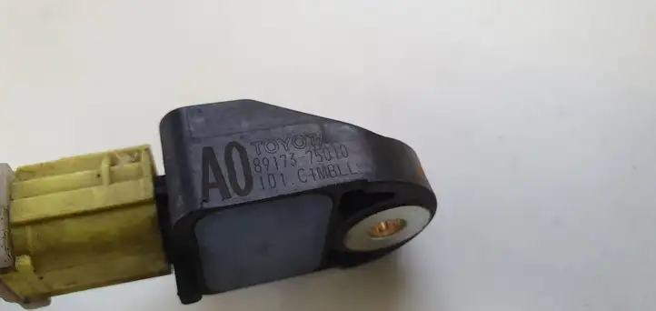 Toyota Prius (XW30) (2009 - 2015) Датчик удара SRS — фото 4