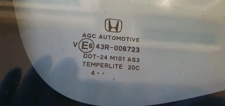 Honda CR-V (2012 - 2016) Заднее боковое стекло — фото 4
