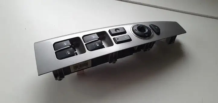 Hyundai Santa Fe (2009 - 2012) Другие включатели / ручки/ переключатели — фото 1