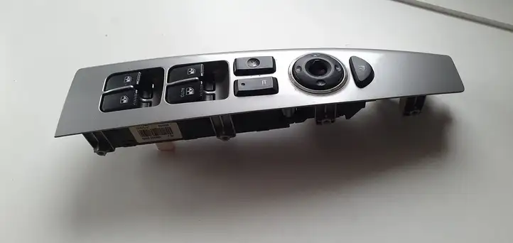 Hyundai Santa Fe (2009 - 2012) Другие включатели / ручки/ переключатели — фото 4