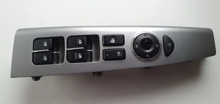 Hyundai Santa Fe (2009 - 2012) Другие включатели / ручки/ переключатели — фото 6