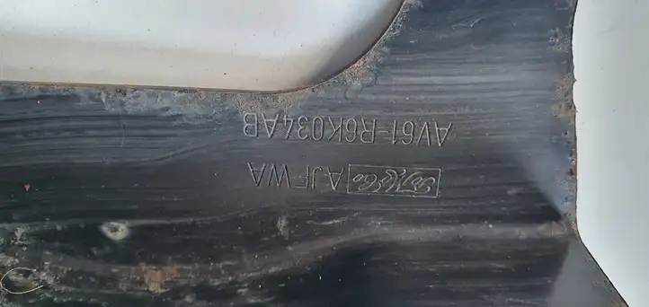 Ford Focus Grand C-MAX (2010 - 2019) Площадка аккумулятора — фото 7