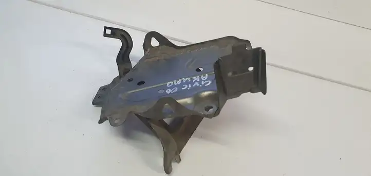 Honda Civic (2006 - 2011) Держатель аккумулятора — фото 3