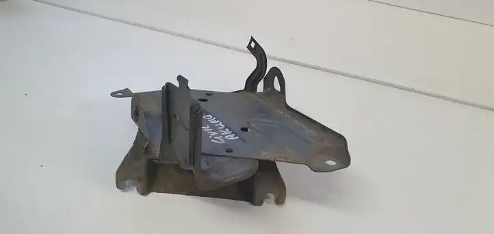 Honda Civic (2006 - 2011) Держатель аккумулятора — фото 4