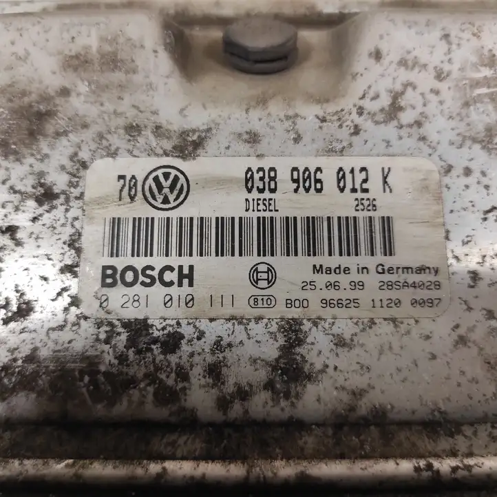 Volkswagen Bora (1998 - 2005) 038906012K Блок управления двигателем (ECU) — фото 3
