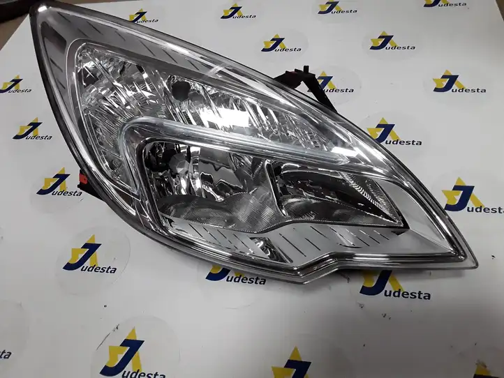 Opel Meriva B (2010 - 2014) 13305776 Передняя фара — фото 1