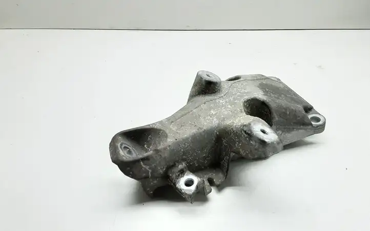 BMW 3 E90 E91 (2005 - 2012) 6776529 Кронштейн двигателя — фото 1