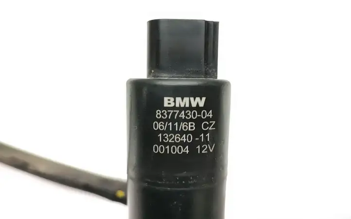 BMW 3 E90 E91 (2005 - 2012) 8377430 Насос омывателя фар — фото 2