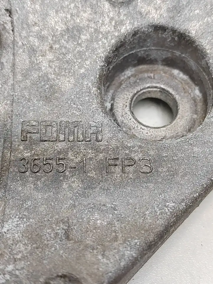 Volkswagen PASSAT B8 (2015 - ) 04l903143b Кронштейн генератора — фото 10