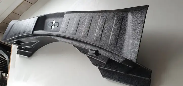 Nissan X-Trail T32 (2014 - 2021) Отделка порога багажника — фото 5