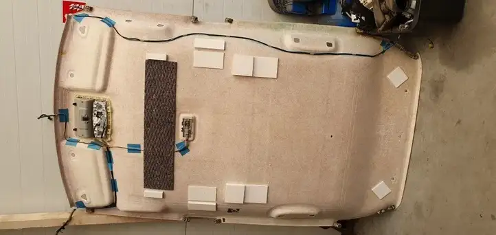 Nissan Leaf I (ZE0) (2010 - 2017) Потолочная обшивка — фото 1