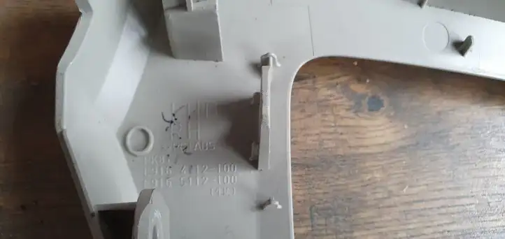 Nissan Leaf I (ZE0) (2010 - 2017) Передняя боковая обшивка салона — фото 3