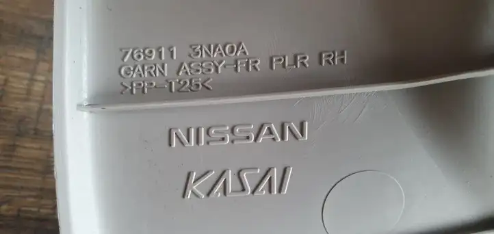 Nissan Leaf I (ZE0) (2010 - 2017) Обшивка стойки A — фото 2