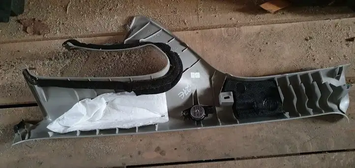Nissan Leaf I (ZE0) (2010 - 2017) Обшивка стойки A — фото 3