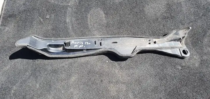 Toyota Auris E180 (2012 - 2018) Накладка крыла — фото 1