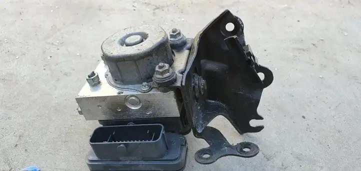Toyota Auris E180 (2012 - 2018) ABS блок — фото 3