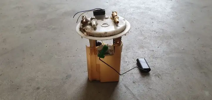 Peugeot 508 (2010 - 2014) Датчик уровня топлива — фото 1