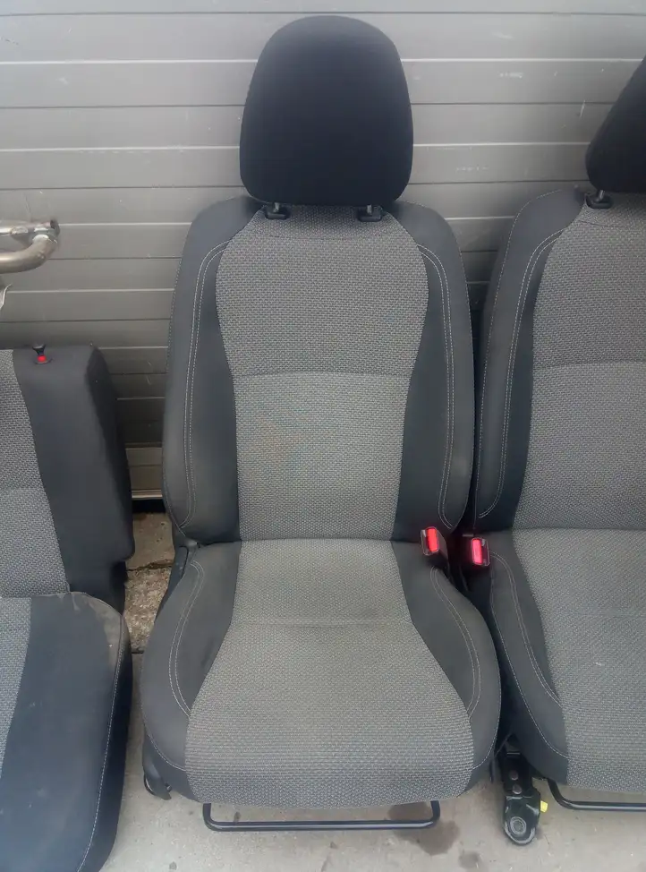 Toyota Yaris (2012 - 2014) Комплект отделки дверей — фото 8