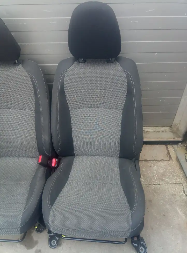 Toyota Yaris (2012 - 2014) Комплект отделки дверей — фото 9