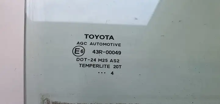 Toyota Auris E180 (2012 - 2018) Стекло передней двери — фото 2