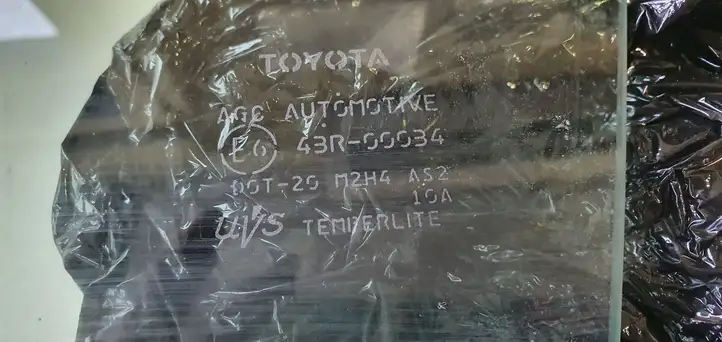 Toyota Auris E180 (2012 - 2018) Стекло передней двери — фото 3