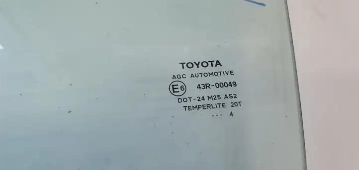 Toyota Auris E180 (2012 - 2018) Стекло передней двери — фото 2