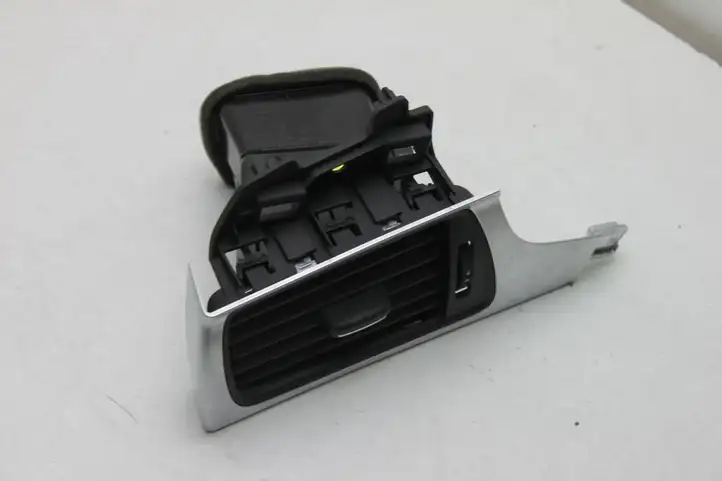 Audi A6 C7 (2011 - 2014) 4G1820901 Боковой воздушный дефлектор — фото 2