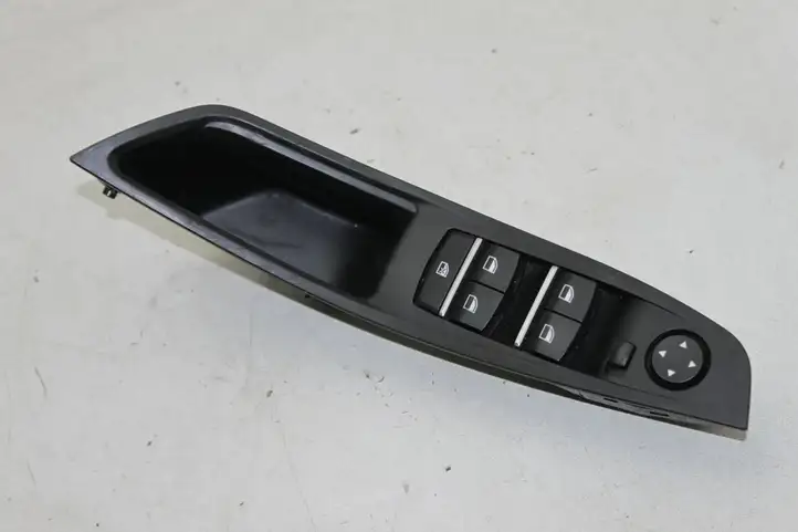 BMW 5 F10 F11 (2009 - 2016) 920811003 Блок кнопок стеклоподъемников — фото 1