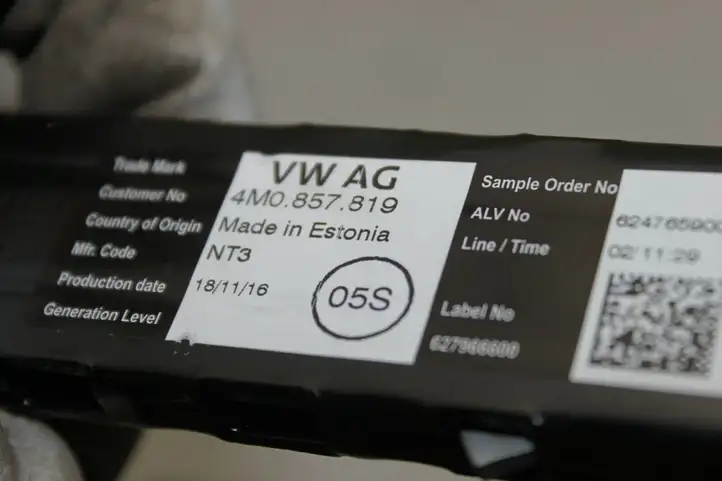 Audi A4 S4 B9 (2015 - 2019) 4M0857819 Регулятор высоты ремня безопасности — фото 4