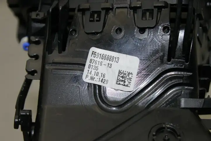 BMW 5 F10 F11 (2009 - 2016) 9166894 Боковой воздушный дефлектор — фото 3