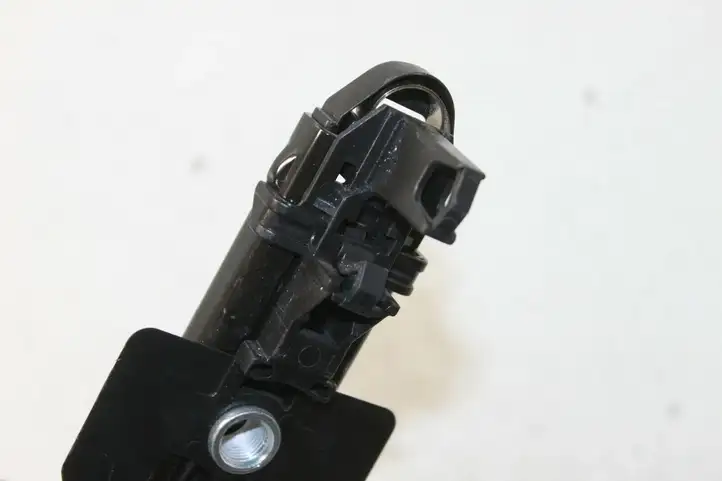 Audi A3/S3 8V (2012 - 2016) 8K0857833 Электродвигатель регулировки ремня безопасности — фото 2