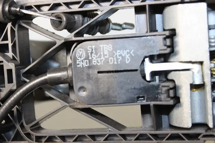 Audi A3/S3 8V (2012 - 2016) 5N0837017D Наружная ручка двери — фото 6