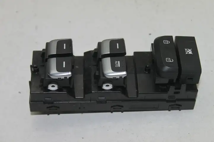 Kia Sportage (2016 - 2018) 93570F1500 Кнопка стеклоподъемников — фото 1
