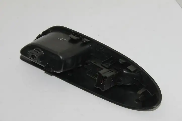 Nissan Juke I F15 (2010 - 2018) 829601KA2A Блок кнопок стеклоподъемников — фото 3
