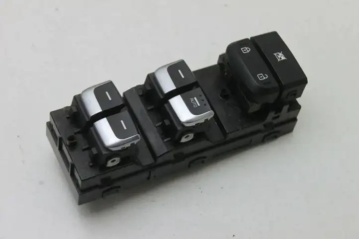 Kia Sportage (2016 - 2018) 93570F1520 Кнопка стеклоподъемников — фото 2