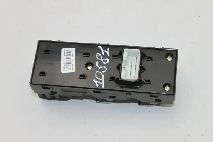 Kia Sportage (2016 - 2018) 93570F1520 Кнопка стеклоподъемников — фото 6