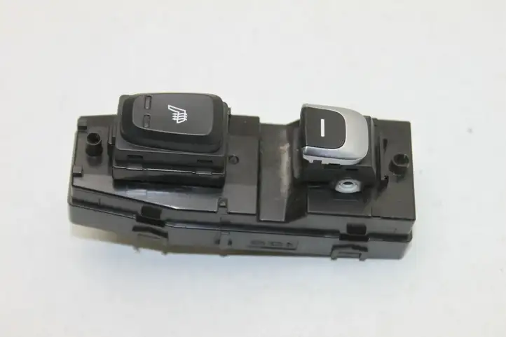 Kia Sportage (2016 - 2018) 93580F1020 Кнопка стеклоподъемников — фото 1