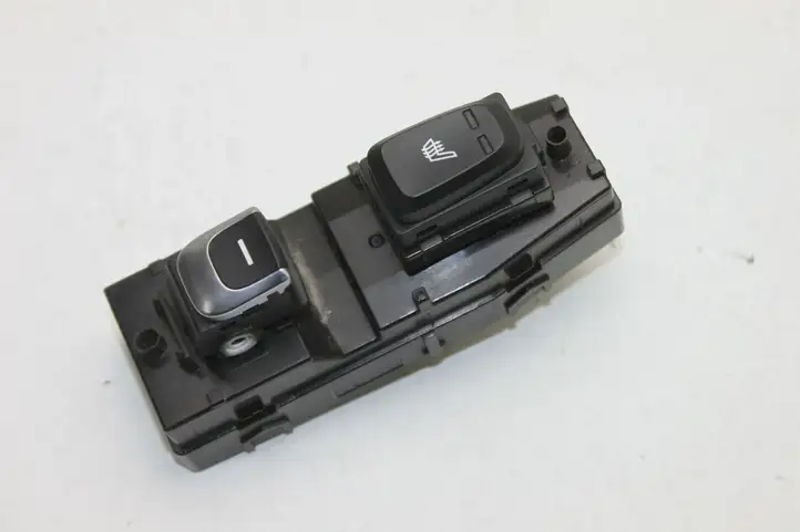 Kia Sportage (2016 - 2018) 93580F1020 Кнопка стеклоподъемников — фото 2