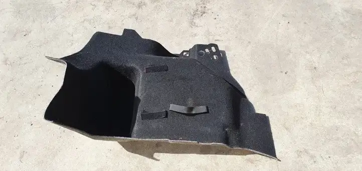 Ford Fiesta (2013 - 2017) Обшивка стойки у окна — фото 3
