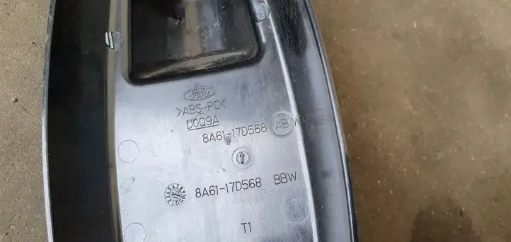 Ford Fiesta (2013 - 2017) Прочие детали салона — фото 2