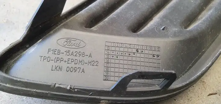 Ford Focus (2011 - 2015) Нижняя решетка переднего бампера — фото 4