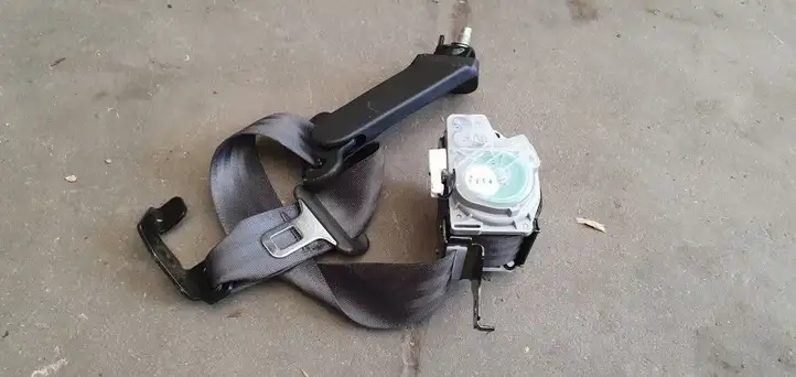 Honda Jazz (2008 - 2014) Задний ремень безопасности — фото 2