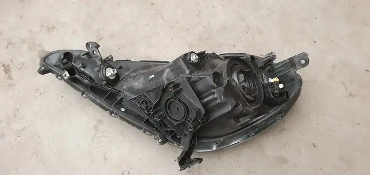 Honda Jazz (2008 - 2014) Передняя фара — фото 3