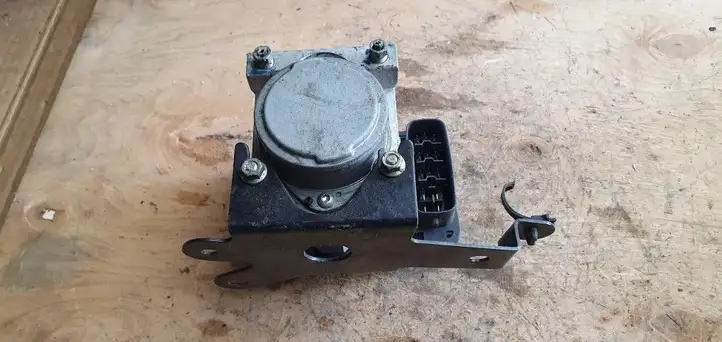 Toyota Hilux (AN10, AN20, AN30) (2004 - 2008) ABS блок — фото 4