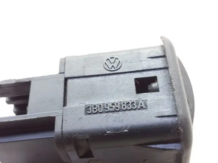 Volkswagen Golf IV (1998 - 2005) 3B0959833A Включатель открытия топливного бака — фото 3