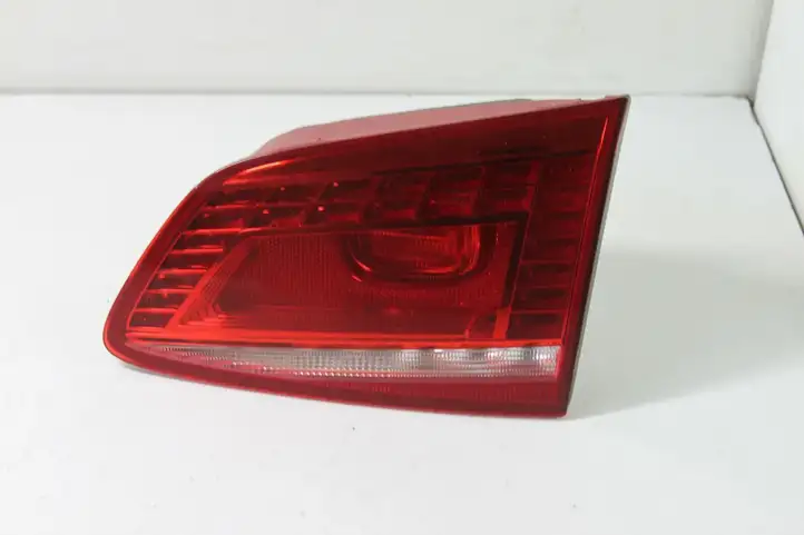 Volkswagen PASSAT B7 (2011 - 2014) 3AF945308C Задний фонарь в крышке багажника — фото 1