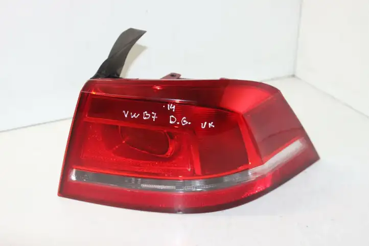Volkswagen PASSAT B7 (2011 - 2014) 3AE945096F Задний фонарь в кузове — фото 1